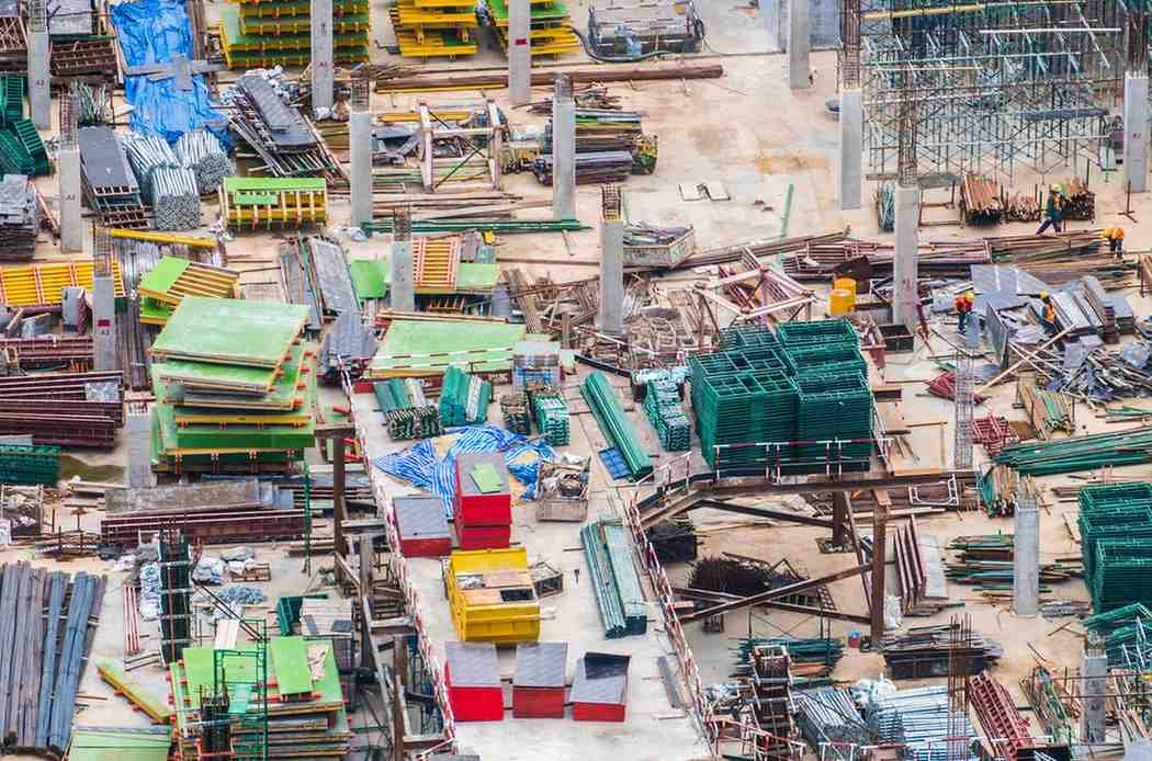 Read more about the article Choosing the Right Construction Materials: A Complete Guide