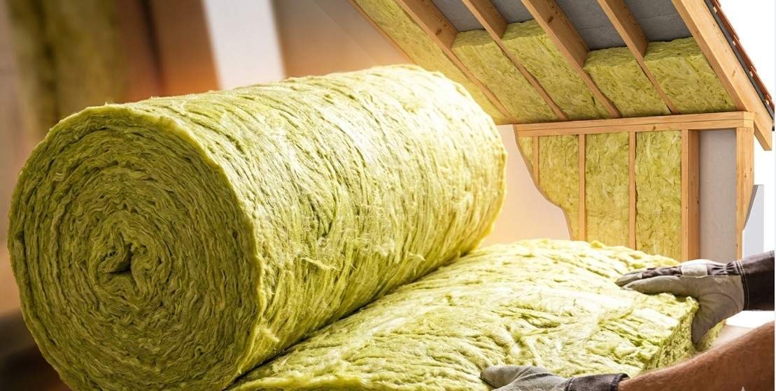 You are currently viewing What Is Glass Wool Insulation? Types, Uses, Benefits & Cost Guide